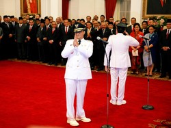 Momen Saat Anies-Sandi Tak Kompak Ucapkan Sumpah Jabatan