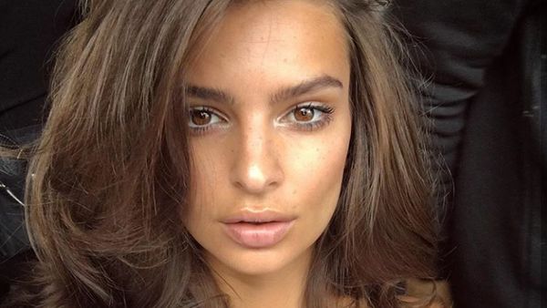 10 Foto Seksi Emily Ratajkowski di Instagram