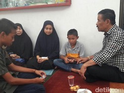 Pita Hitam dan Mengheningkan Cipta untuk Choirul Huda