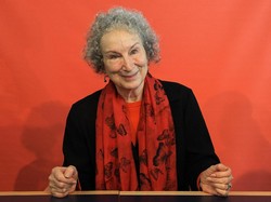 Dukung Kampanye #MeToo, Margaret Atwood Angkat Bicara
