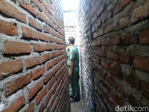 Derita Mbah Sri di Ponorogo, Gang Sempit ini Menuju Rumahnya?