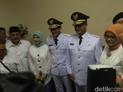 Tinggalkan Masjid Sunda Kelapa, Anies-Sandi Menuju Istana