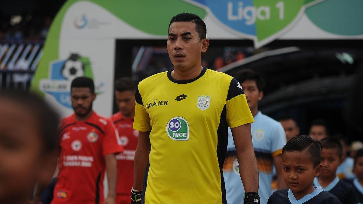 Kiper Persela Lamongan Choirul Huda meninggal dunia. Foto: Rahbani Syahputra/Antara Foto