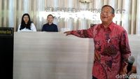 Senyum Semringah Darmin Punya Lobi Baru