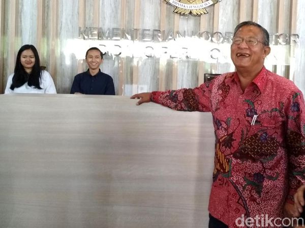 Senyum Semringah Darmin Punya Lobi Baru