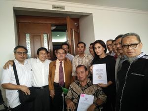 Derita Para Buruh Pelindo II yang Dipecat RJ Lino Derita Para Buruh Pelindo II yang Dipecat RJ Lino