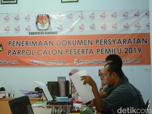 KPU Kabupaten Rembang Kembalikan Berkas PKB dan PAN KPU Kabupaten Rembang Kembalikan Berkas PKB dan PAN