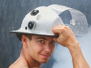 Super Hot! Ketika Petugas Damkar Tampan Pose Topless di Kalender 2018 Super Hot! Ketika Petugas Damkar Tampan Pose Topless di Kalender 2018