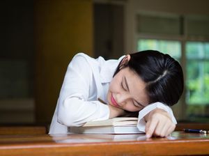 Perlu Tahu, Ini Penyebab Sering Ngantuk Saat Puasa