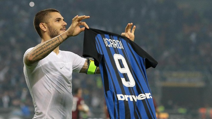 Tren Baru Rayakan Gol: Lepas Jersey, Pamerkan ke Fans