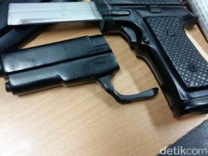 Todong Karyawan Pakai Pistol Mainan, Dokter di Duren Sawit Ditangkap