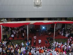 Begini Ungkapan Kebahagiaan Pendukung Anies-Sandi