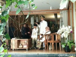 Bersama Keluarga, Anies Berangkat ke Sunda Kelapa Jelang Pelantikan