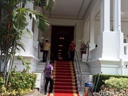 Karpet Merah Digelar di Istana Jelang Pelantikan Anies-Sandi