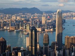 Laba Perusahaan Raksasa Hong Kong Melonjak 41%, Pandemi Mereda?
