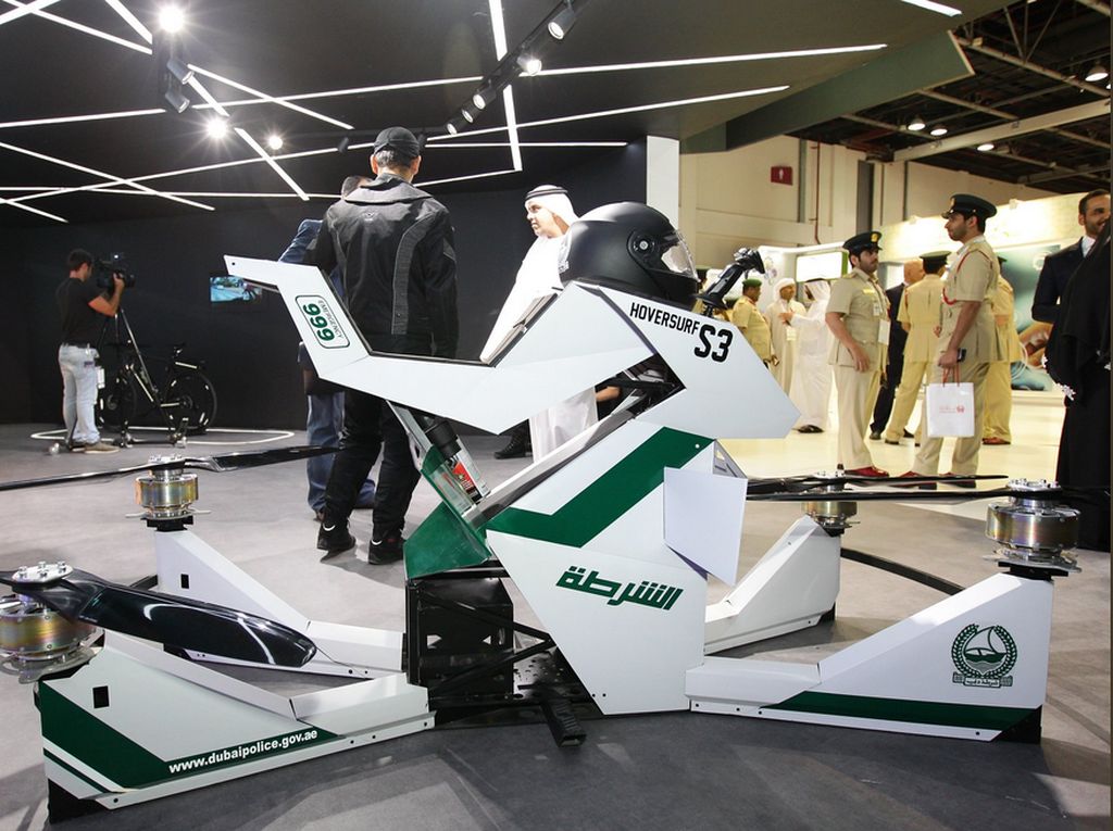 OMG, Polisi Dubai Patroli Pakai Motor Terbang