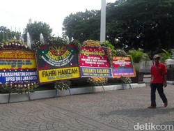 Karangan Bunga dari Fahri, Menteri, Hingga yang Kocak Buat Anies