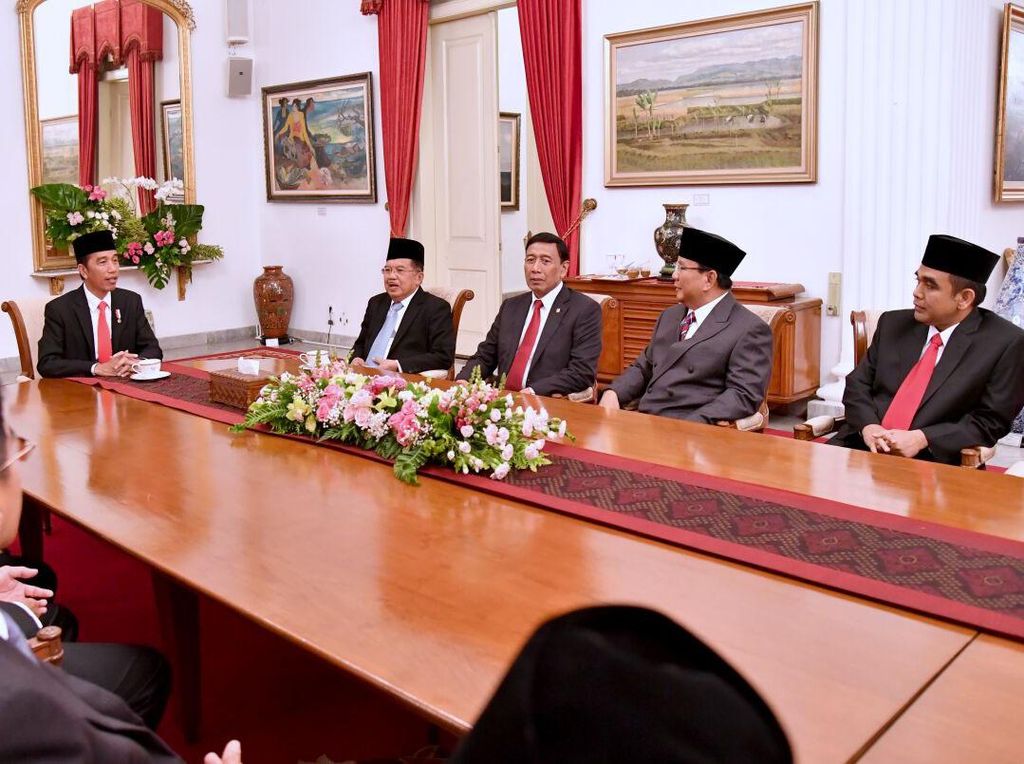 PKS Ungkap Isi Obrolan Akrab Jokowi-Prabowo di Istana