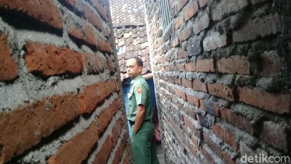 Foto: Mbah Sri dan Viral Cerita Sedih di Gang Super Sempit