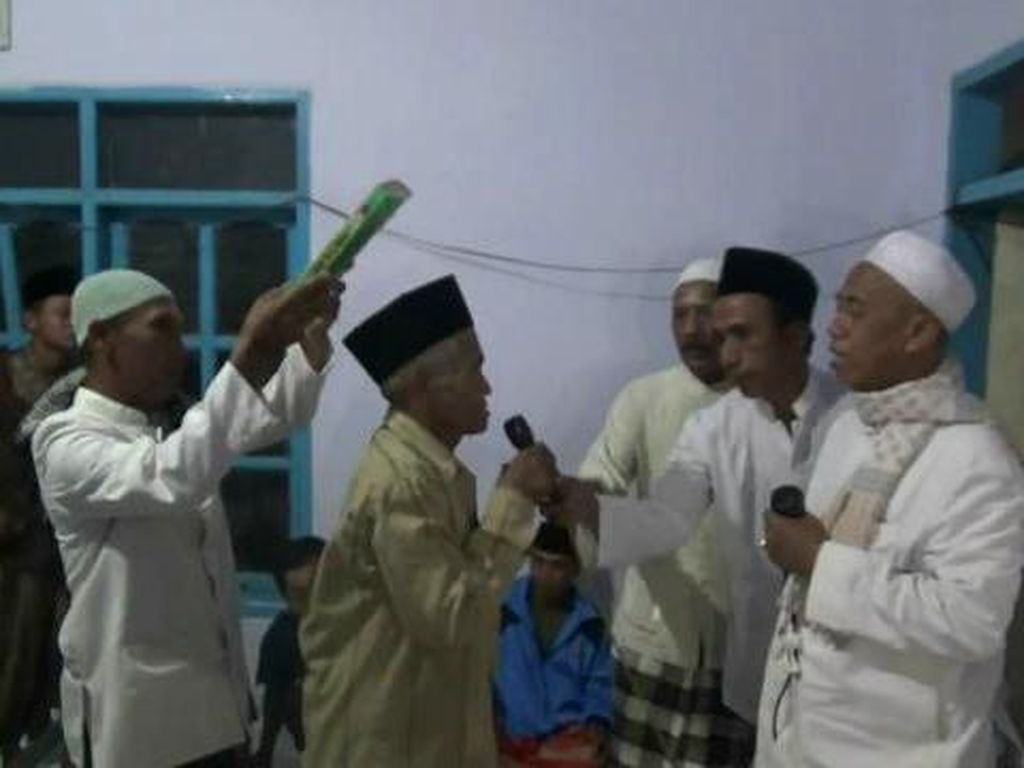 Dituduh Punya Ilmu Santet, Kakek di Probolinggo Jalani Sumpah Dituduh Punya Ilmu Santet, Kakek di Probolinggo Jalani Sumpah