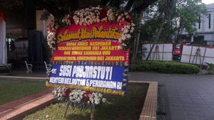 Foto: Bunga untuk Anies-Sandi di Balai Kota, Ada dari Menteri Susi