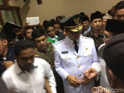 Anies-Sandi Tiba di Masjid Sunda Kelapa