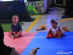 Tangis dan Wajah Kebingungan Para Bayi Saat Lomba Merangkak