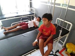 Diduga Keracunan, 12 Pelajar SD di Kediri Dilarikan ke Puskesmas