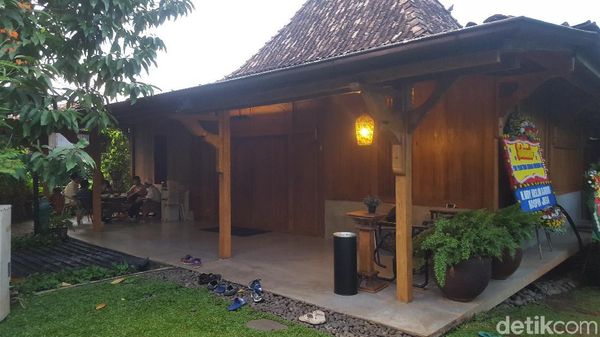 Foto: Melihat Suasana Rumah Anies-Sandi Pagi Ini