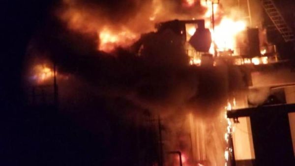 Anjungan Minyak di Danau Pontchartrain Meledak