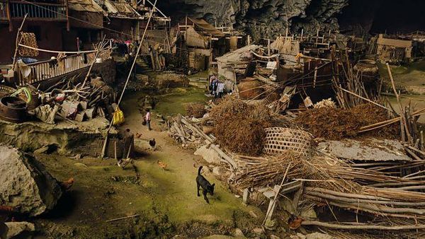 Unik, Ada Desa Dalam Gua di Zhongdong China