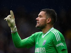 Absen Lawan Leicester, Foster Rupanya Cedera Usai Main dengan Anak