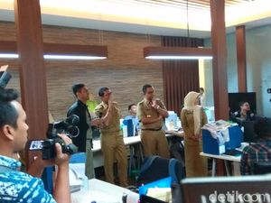 Lihat Jakarta Smart City, Sandi: Saya Senang Lihat Jakarta Smart City, Sandi: Saya Senang