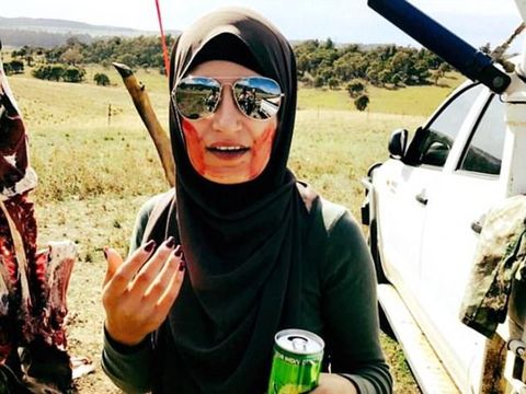 Ini Kadeja Assaad, Makara Sorotan alasannya yaitu Dikenal Sebagai Pemburu Berhijab