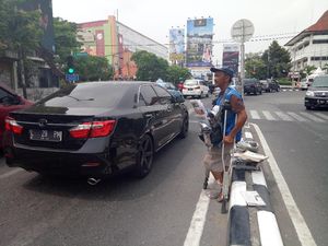 Seseorang Misterius Datang, Utang Penjual Koran ini akan Dilunasi