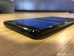 Huawei Siap Tantang iPhone dengan Mate 10 Pro