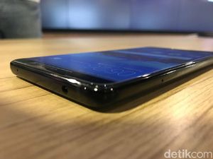 Huawei Siap Tantang iPhone dengan Mate 10 Pro Huawei Siap Tantang iPhone dengan Mate 10 Pro