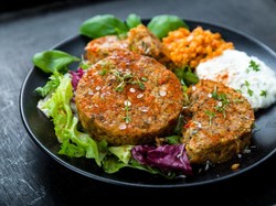 Ahli Gizi Komentari Vlog Daging Palsu Raditya Dika