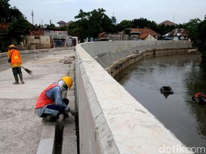 Foto: Penampakan Terkini Normalisasi Sungai Ciliwung di Bukit Duri Foto: Penampakan Terkini Normalisasi Sungai Ciliwung di Bukit Duri