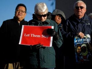 Diusir Trump, Warga Indonesia di AS Ajukan Gugatan Hukum Diusir Trump, Warga Indonesia di AS Ajukan Gugatan Hukum