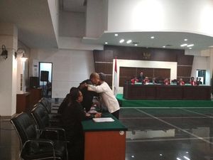 Gerakan Jari Buni Yani ke Jaksa, Pengacara: Tak Ada Maksud Apa-apa Gerakan Jari Buni Yani ke Jaksa, Pengacara: Tak Ada Maksud Apa-apa