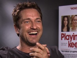 Gerard Butler Alami Kecelakaan Saat Naik Motor