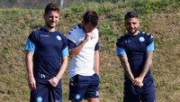 Napoli bukannya tanpa modal positif. Tim besutan Maurizio Sarri itu hanya sekali kalah dan meraup 11 kemenangan di sepanjang musim ini. Satu-satunya kekalahan itu diderita saat menghadapi Shakhtar Donetsk 1-2. Foto: Ciro De Luca/Reuters