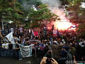 Bobotoh Ramai-ramai Datangi Kantor Persib, Ajukan Beberapa Tuntutan