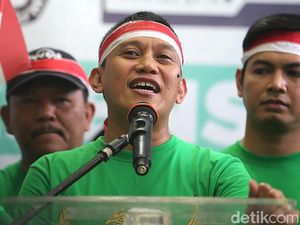 Outfit Disinggung Habiburokhman, Sekjen PKB: Sepatu Saya Bukan LV Outfit Disinggung Habiburokhman, Sekjen PKB: Sepatu Saya Bukan LV