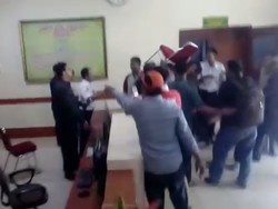 Saat Ketua PN Jambi Dilempar Kursi