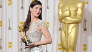 Gaya 7 Aktris Hollywood Pakai Gaun Marchesa karena Dipaksa Produser Cabul