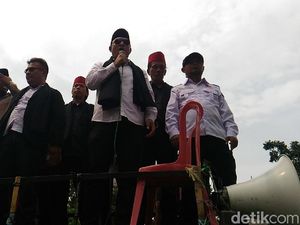 Gagal Bertemu Anies-Sandi, Massa Tolak Reklamasi Bubarkan Diri