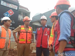 Tinjau Proyek Under Pass Mampang, Anies: Harus Selesai tepat Waktu