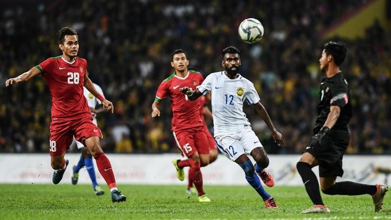 Tak Akan Bertahan di Persegres, Masa Depan Satria Tama Dispekulasikan Tak Akan Bertahan di Persegres, Masa Depan Satria Tama Dispekulasikan